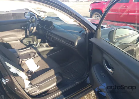 2025 Honda Hr-V Awd Lx from USA, damaged, VIN 3CZRZ2H33SM714156